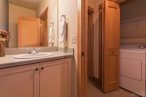 57166 Evergreen Loop, Sunriver, OR 97707 photo 4