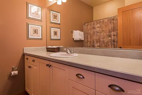 57166 Evergreen Loop, Sunriver, OR 97707 photo 13