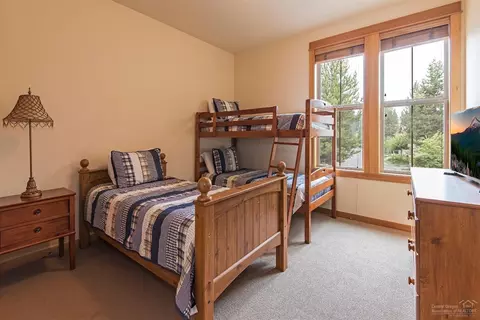 57166 Evergreen Loop, Sunriver, OR 97707 photo 12