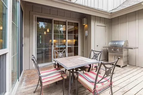 57166 Evergreen Loop, Sunriver, OR 97707 photo 2