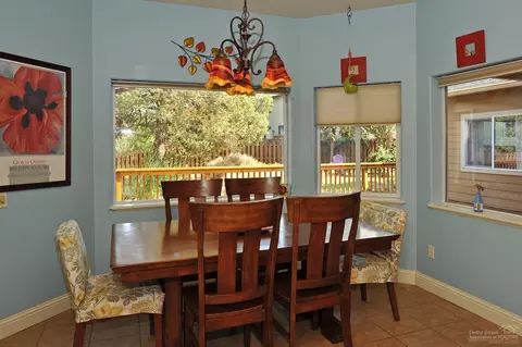 63208 Eastview Dr, Bend, OR 97701 photo 9