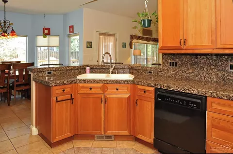 63208 Eastview Dr, Bend, OR 97701 photo 8