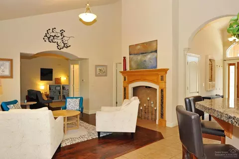 63208 Eastview Dr, Bend, OR 97701 photo 5