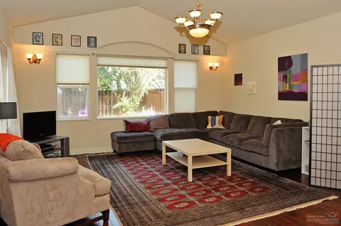 63208 Eastview Dr, Bend, OR 97701 photo 17