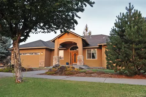 63208 Eastview Dr, Bend, OR 97701 photo 1