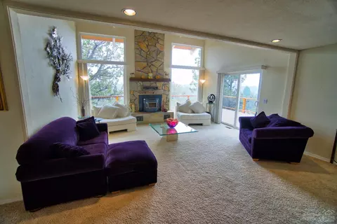 19655 Ridgewood Dr, Bend, OR 97703 photo 2