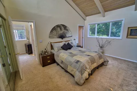 19655 Ridgewood Dr, Bend, OR 97703 photo 9