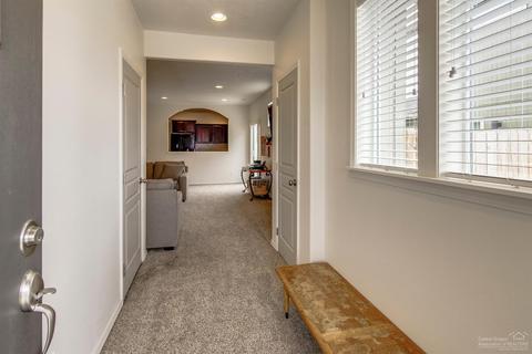 21147 Darnel Ave, Bend, OR 97702 photo 2