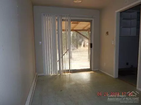 52677 Pine Dr, La Pine, OR 97739 photo 5
