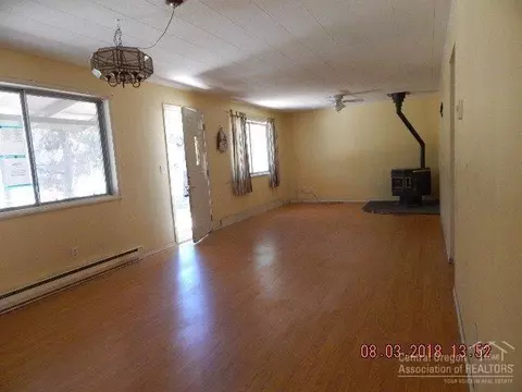 52677 Pine Dr, La Pine, OR 97739 photo 9