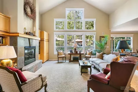 19518 Green Lakes Loop, Bend, OR 97702 photo 2