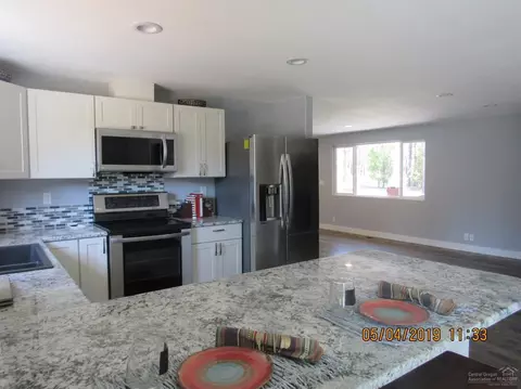 53374 Eagle Ln, La Pine, OR 97739 photo 9