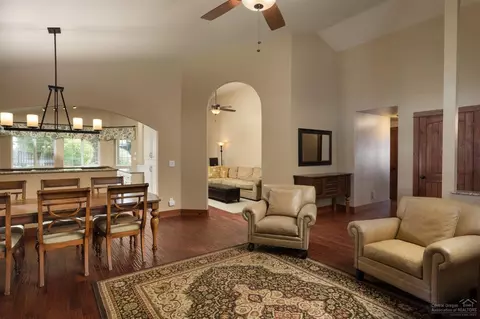 64756 Saros Ln, Bend, OR 97703 photo 9