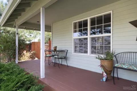 64756 Saros Ln, Bend, OR 97703 photo 2