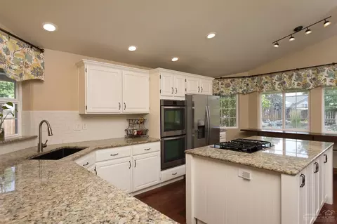 64756 Saros Ln, Bend, OR 97703 photo 8