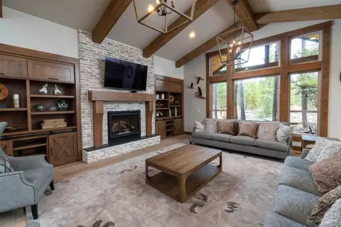 56688 Glowstone Loop, Bend, OR 97707 photo 2