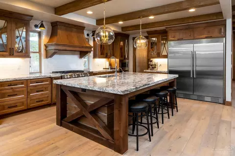 56688 Glowstone Loop, Bend, OR 97707 photo 3
