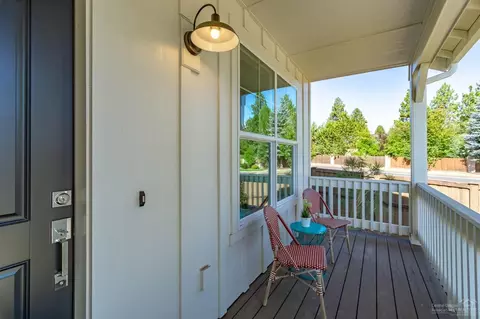 19971 Badger Rd, Bend, OR 97702 photo 2