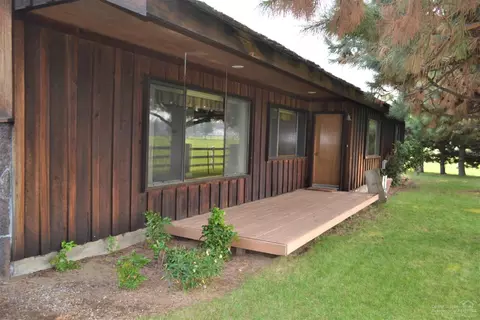 64965 Glacier View Dr, Bend, OR 97703 photo 2