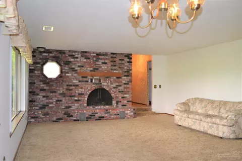 64965 Glacier View Dr, Bend, OR 97703 photo 4