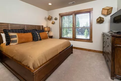 56592 Sunstone Loop, Bend, OR 97707 photo 11