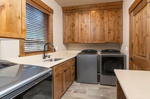 56592 Sunstone Loop, Bend, OR 97707 photo 12