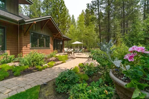 17751 Fireglass Ct, Bend, OR 97707 photo 24