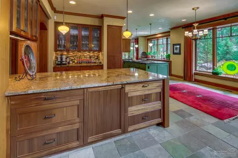 17751 Fireglass Ct, Bend, OR 97707 photo 8
