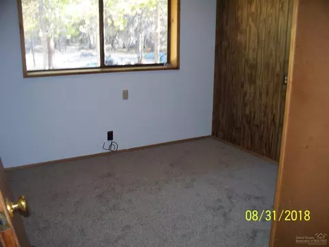 15954 Leslie Dr, La Pine, OR 97739 photo 8