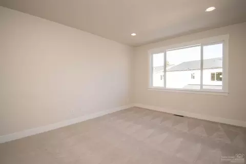 19978 Voltera Pl, Bend, OR 97702 photo 11