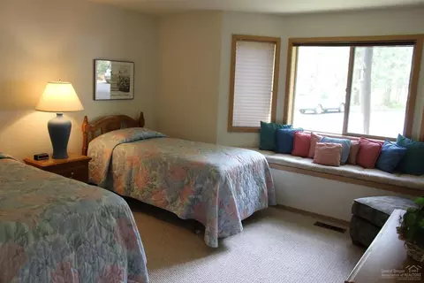 57340 Beaver Ridge Loop, Sunriver, OR 97707 photo 9