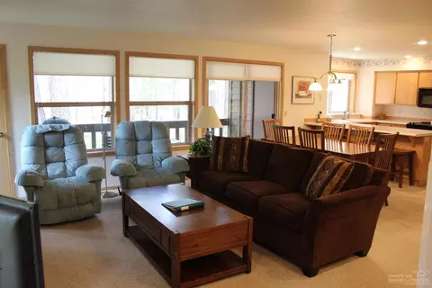 57340 Beaver Ridge Loop, Sunriver, OR 97707 photo 3