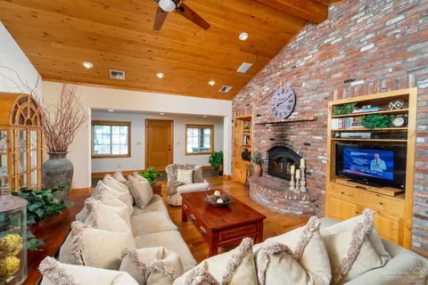 60410 Woodside Loop, Bend, OR 97702 photo 4