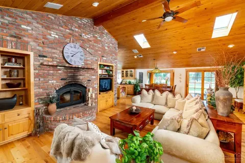60410 Woodside Loop, Bend, OR 97702 photo 3