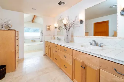 60410 Woodside Loop, Bend, OR 97702 photo 9