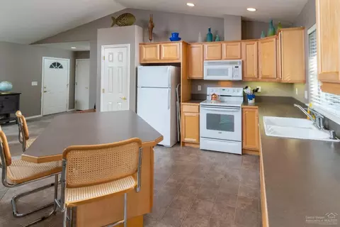 55710 Lost Rider Loop, Bend, OR 97707 photo 6