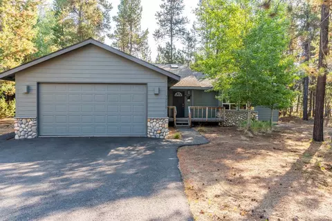55710 Lost Rider Loop, Bend, OR 97707 photo 2