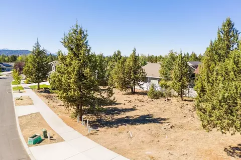 2236 NE Indigo Ln, Bend, OR 97701 photo 10