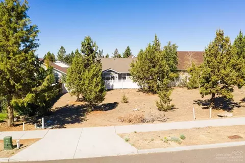 2236 NE Indigo Ln, Bend, OR 97701 photo 13