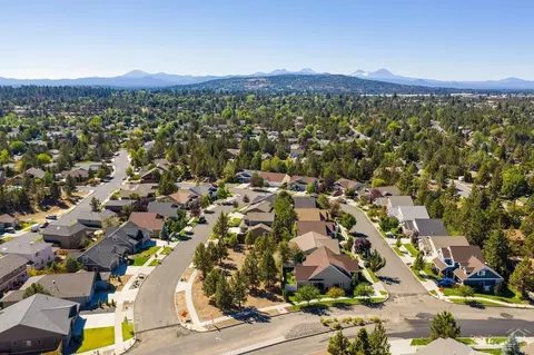 2236 NE Indigo Ln, Bend, OR 97701 photo 18