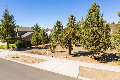 2236 NE Indigo Ln, Bend, OR 97701 photo 12