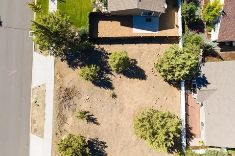 2236 NE Indigo Ln, Bend, OR 97701 photo 6