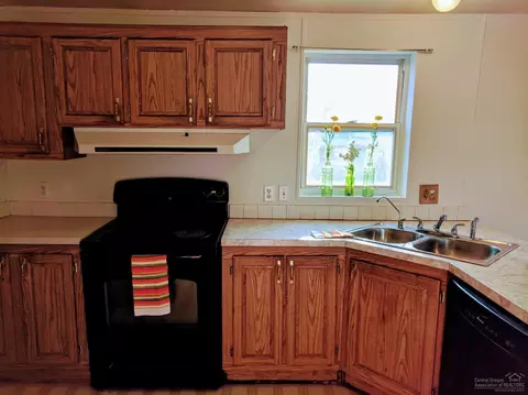 22750 Nelson Rd, Bend, OR 97701 photo 6