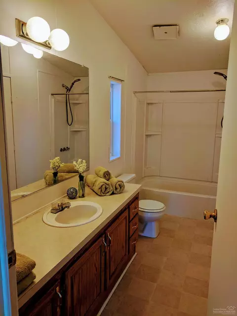 22750 Nelson Rd, Bend, OR 97701 photo 9
