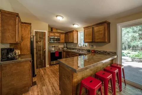 16902 Jacinto Rd, Bend, OR 97707 photo 2