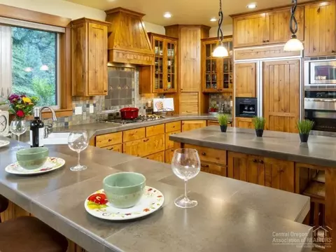 58020 Bunker Ln, Sunriver, OR 97707 photo 4