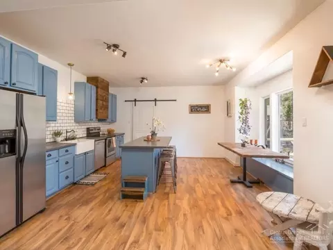 54735 Robin Ln, Bend, OR 97707 photo 8