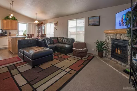 20522 Prospector Loop, Bend, OR 97702 photo 2