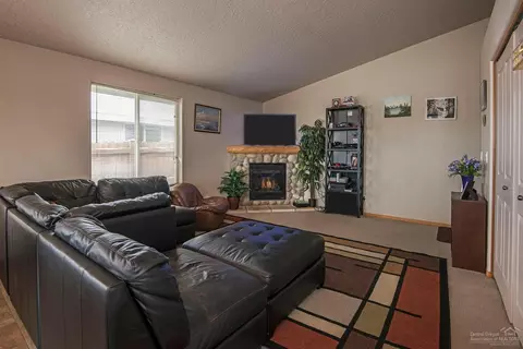 20522 Prospector Loop, Bend, OR 97702 photo 3