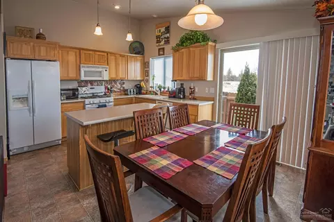 20522 Prospector Loop, Bend, OR 97702 photo 6